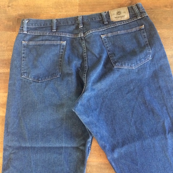 Men’s Authentic relaxed fit medium wash jeans - Picture 7 of 8